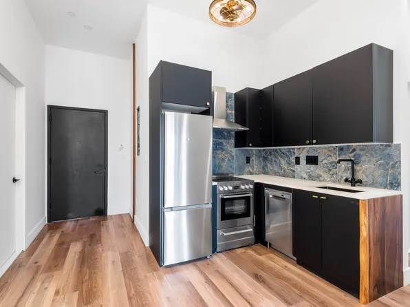 16 Howard Avenue 1B image 2 of 21