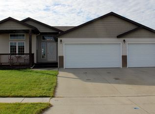 3709 Dorothea Ct S, Fargo, ND 58104