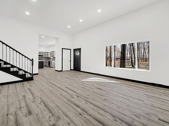 5th image of 3005 Silhavy Rd