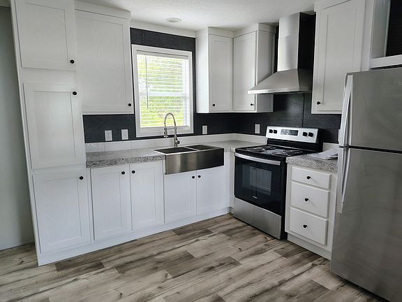 3rd image of 15070 E Colonial Dr #1
