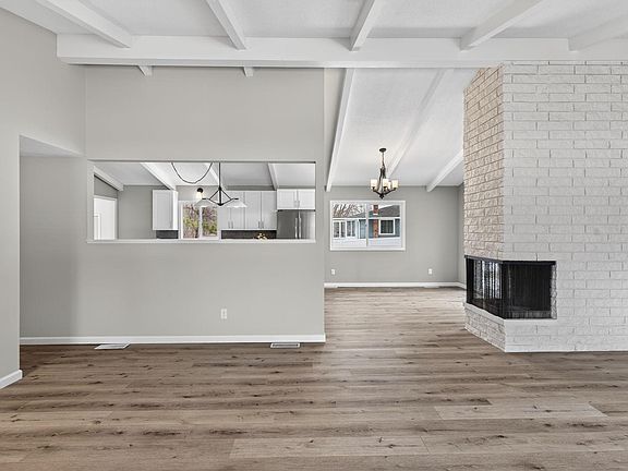 5th image of 2702 Erin Ln NE