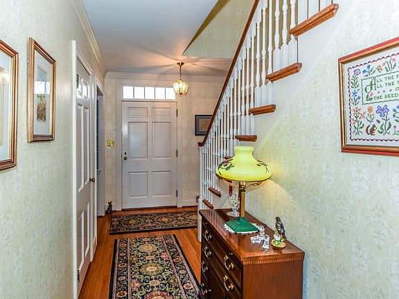 2nd image of 1022 Sterling Ave