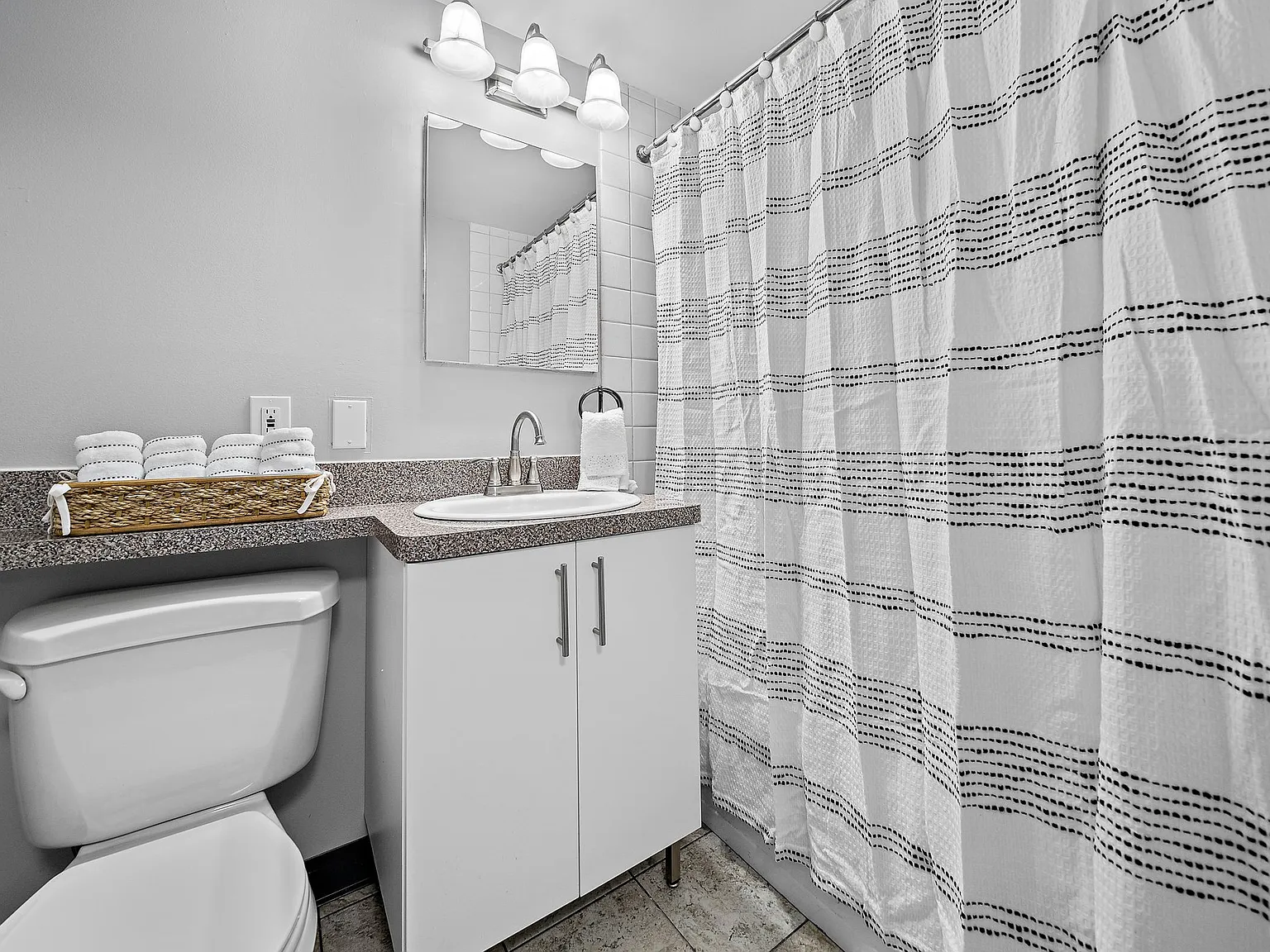 Amy Lowell Apartments — Photo 4