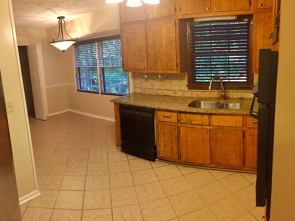 1st image of 1159 Woodland Cir
