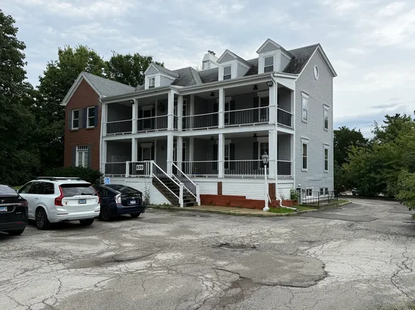 520 W Roosevelt Rd, Wheaton, IL 60187