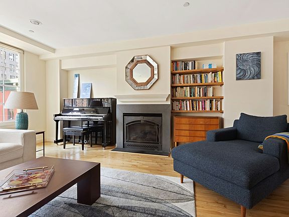 3rd image of 111 W 28th St Room 6B