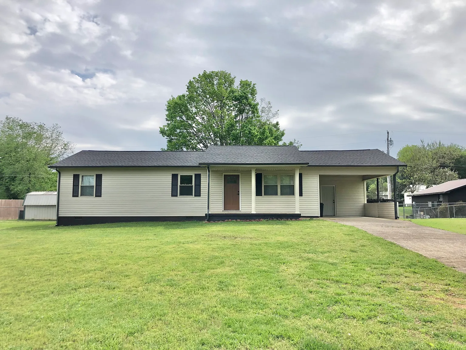 3 bed, 1.5 bath, 1176 sqft, $1,850 — Photo 1