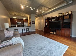 3245 N Ashland Ave APT 2E, Chicago, IL 60657