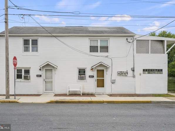 202 S Lawrence St, Middletown, PA 17057