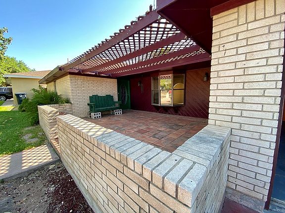 2nd image of 869 Guadalajara Dr