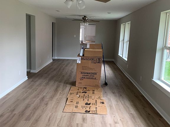 2nd image of 502 Oak St