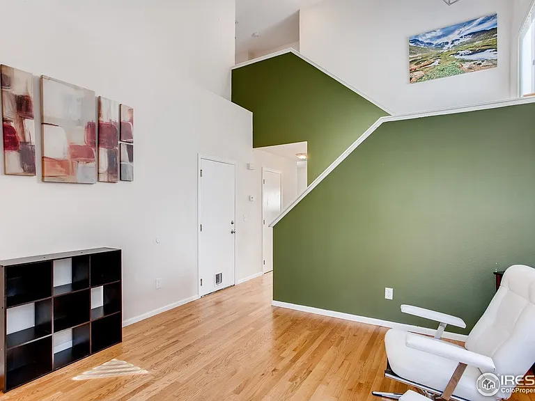 1126 Lochmore Pl — Photo 6
