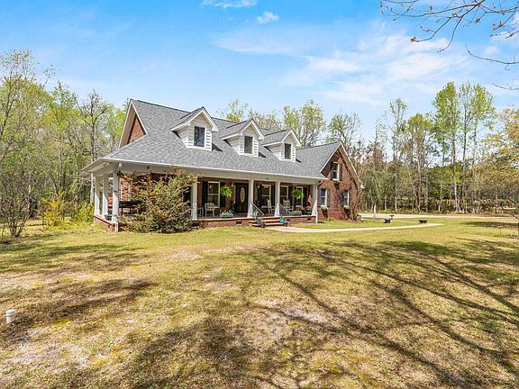 2nd image of 1368 Sunnyhill Dr