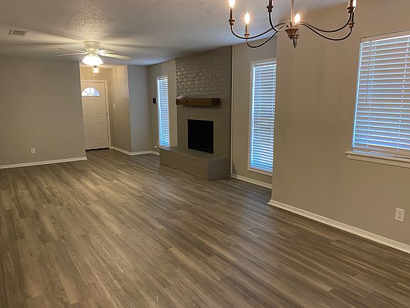 5th image of 4903 Sanderson Ln