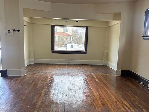 3rd image of 9402 Pierpont Ave Floor 1