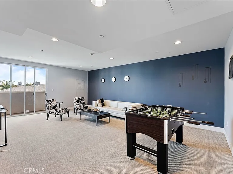118 N Kings Rd #201 — Photo 31