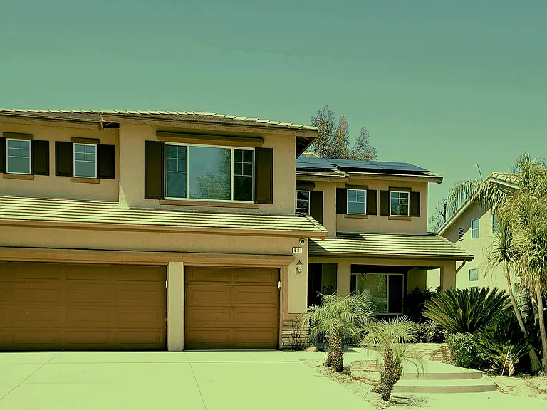 681 Sky Ridge Dr — Photo 2