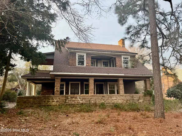 316 Entwistle Street, Hamlet, NC 28345