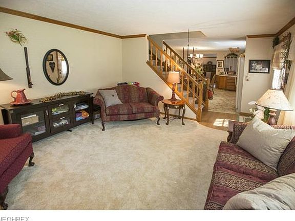 5th image of 9885 Emerson Ave