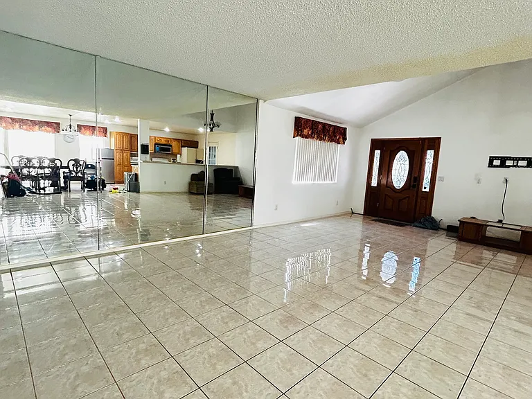 2346 Seabright Ave — Photo 3