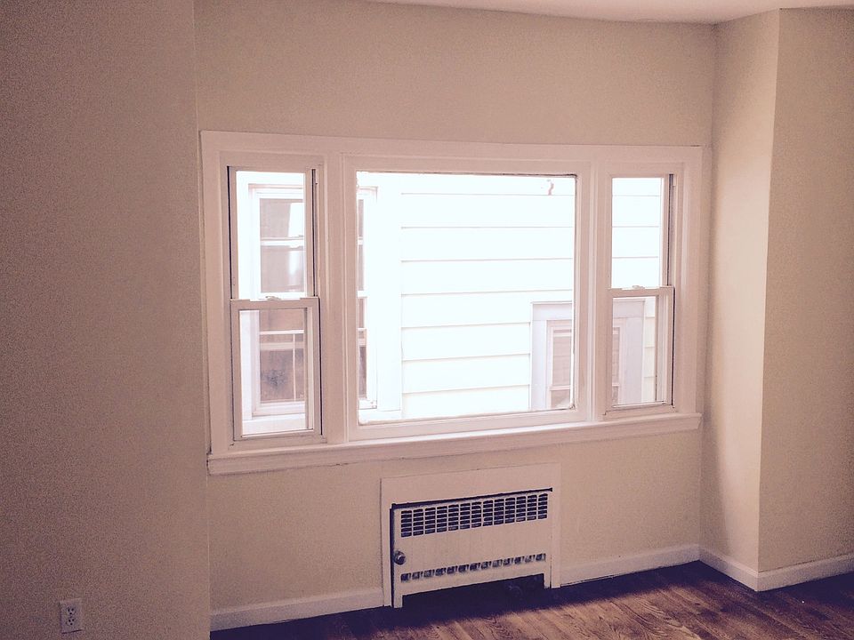 2nd image of 305 Sanford Ave APT 3