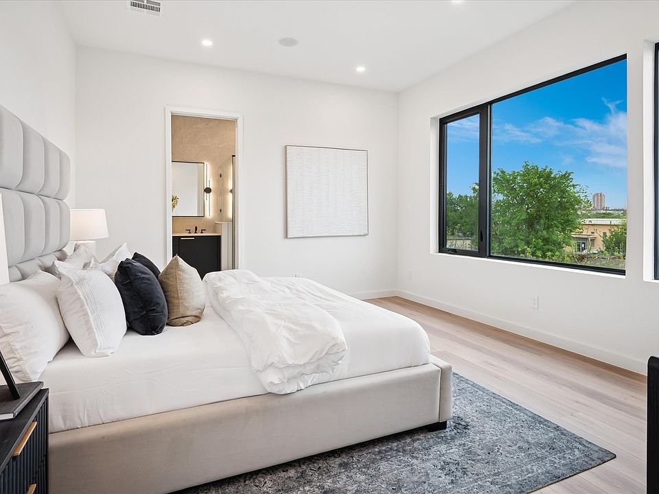1st image of 4534 Lake Ave #104