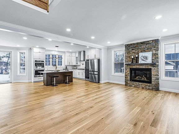 4th image of 44 Balsam Hill Rd