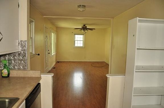 5th image of 355 Cicero Ave