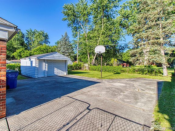 4th image of 32339 Chalfonte Dr