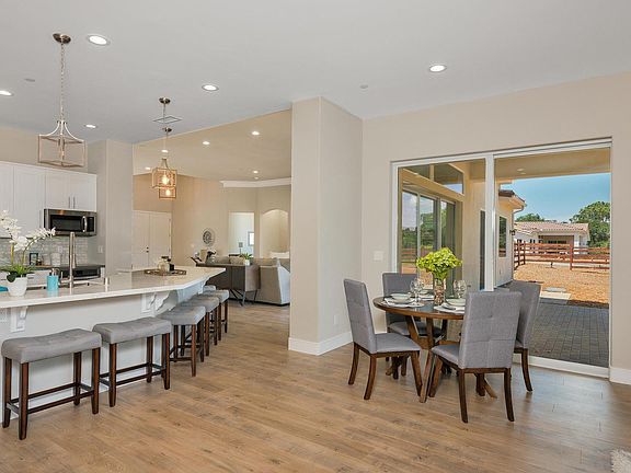 5th image of 2822 Bernardo Ave