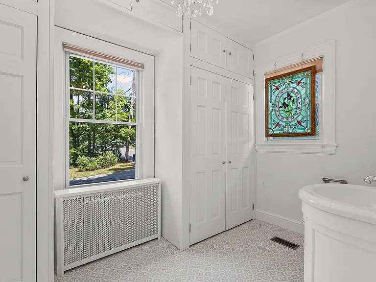 121 Walworth Ave — Photo 17