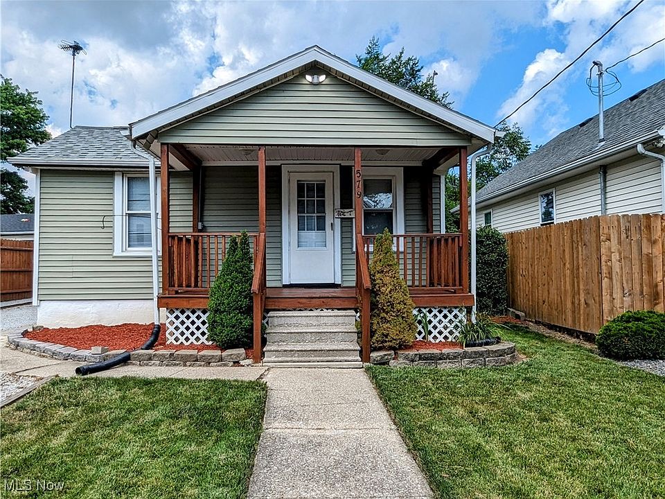 1st image of 579 Fairlawn Ave