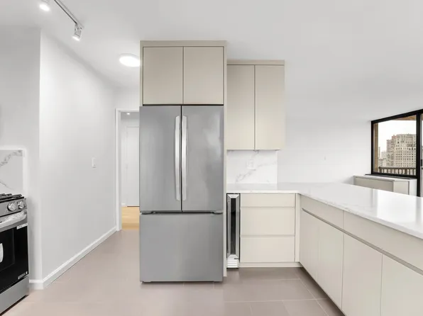 171 East 84th Street image 11 of 25