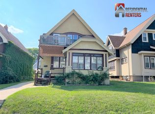 3033 N Oakland Ave, Milwaukee, WI 53211