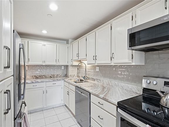 4th image of 750 Washington Rd APT 109