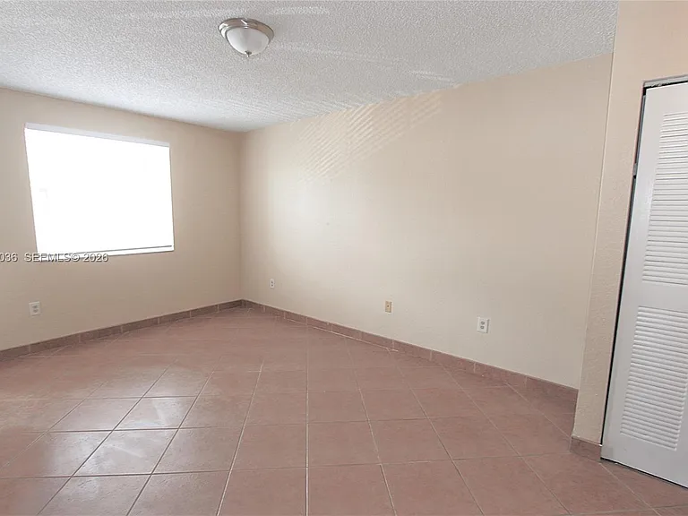 2890 N Oakland Forest Dr #206 — Photo 4