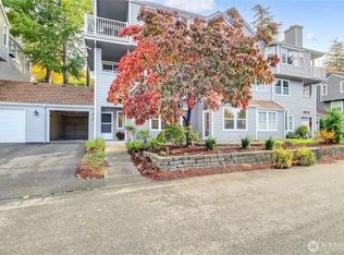 Center Village/ Building 32, Issaquah, WA 98029
