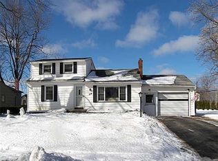 229 N Autumn Dr, Rochester, NY 14626