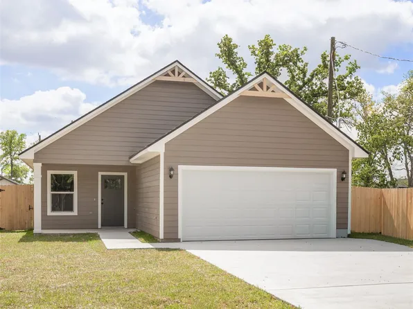 905 B W Virginia St, Navasota, TX 77868