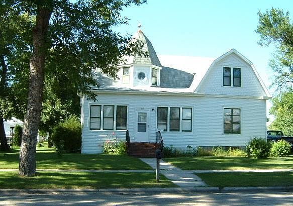 1st image of 310 E Caledonia Ave