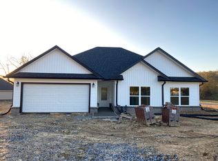 919 Sugar Hollow Rd, Piney Flats, TN 37686