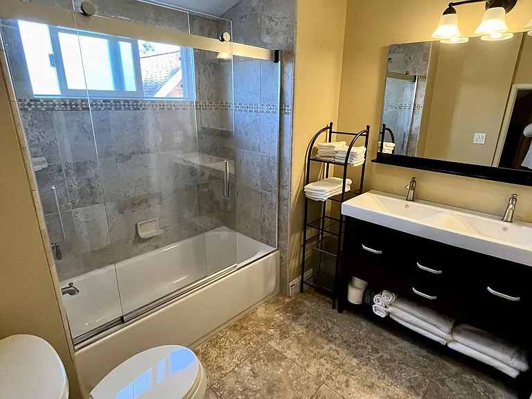 2744 Lakeview Dr — Photo 14