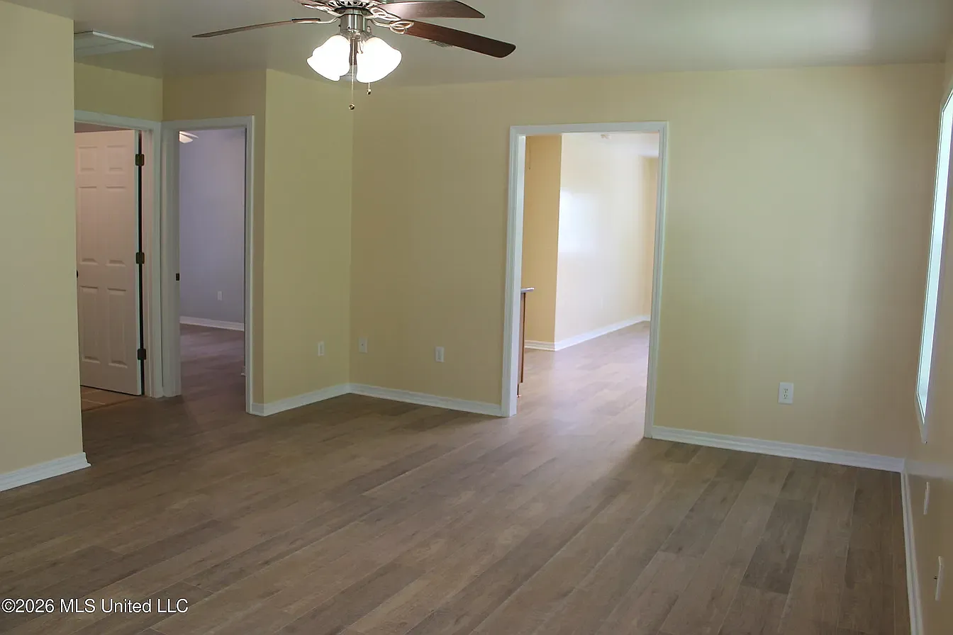 3 bed, 1250 sqft, $1,650 — Photo 3
