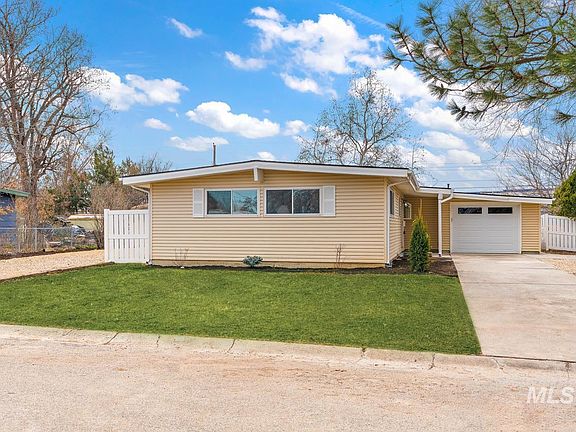 4th image of 3905 W Normandie Dr