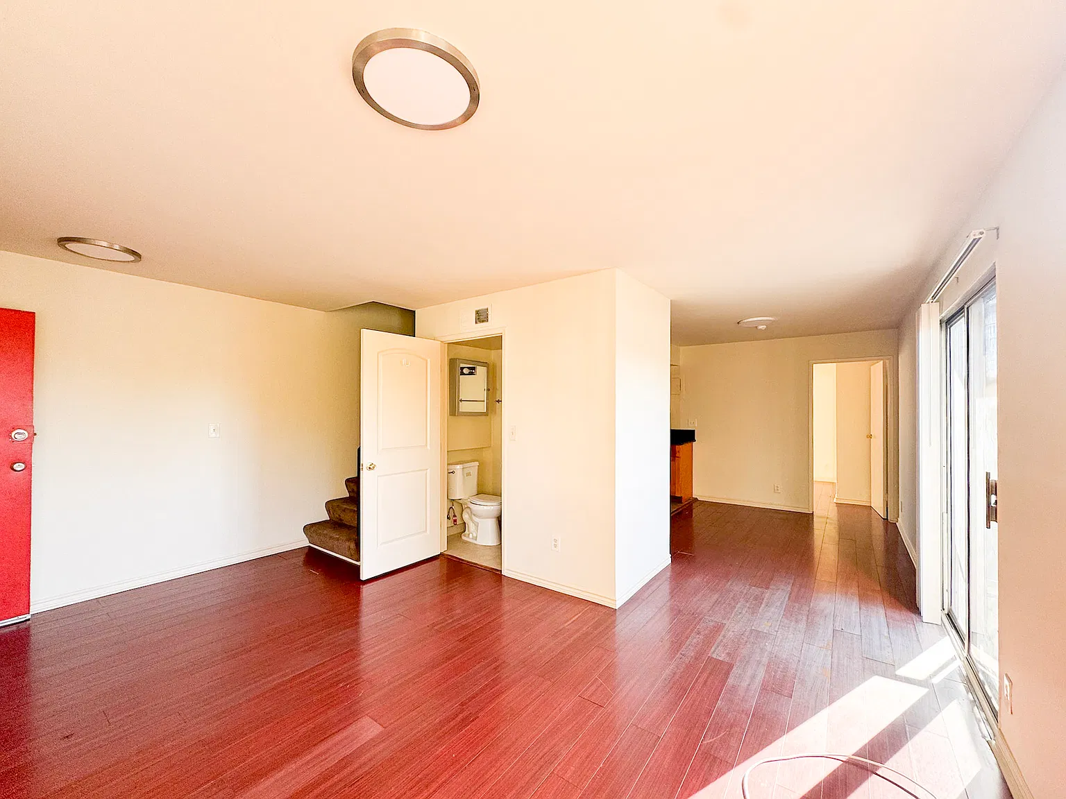 4 bed, 3.5 bath, 2000 sqft, $4,295 — Photo 3