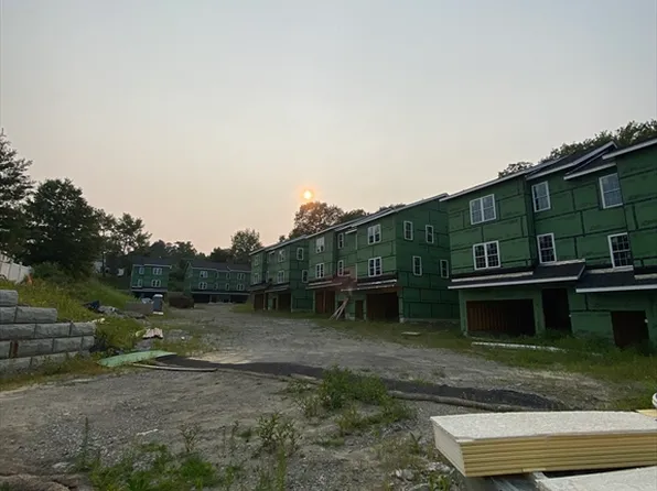 47-47R Yarnie #4B, Worcester, MA 01602