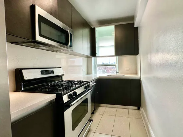 1080 Amsterdam Avenue image 8 of 31