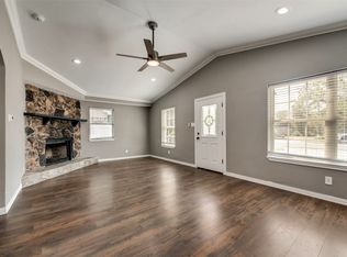 410 SW 18th St, Grand Prairie, TX 75051