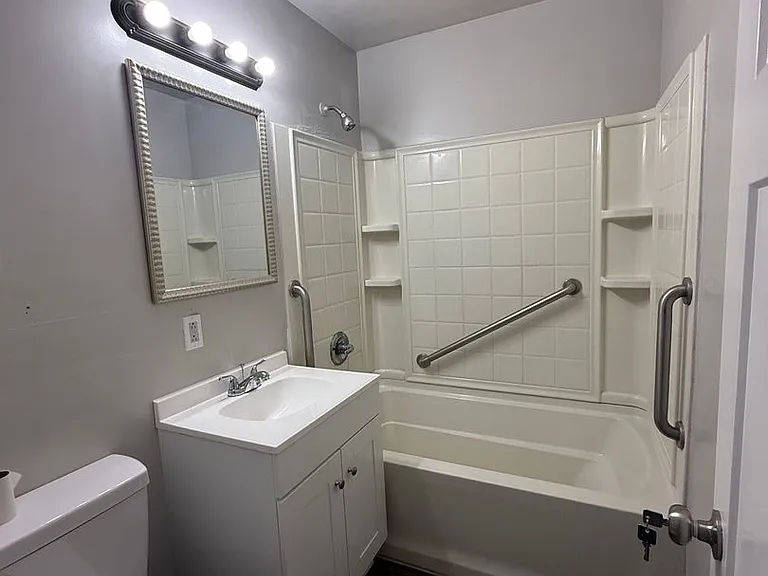 1118 Ebeling Dr — Photo 5