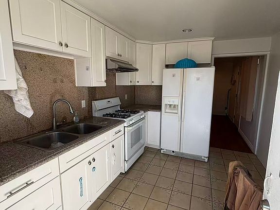 2nd image of 1815 Park Rose Ave